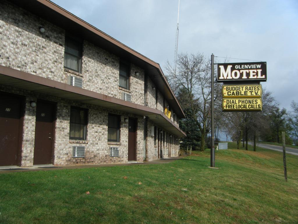 Glenview Motel Dubuque Esterno foto